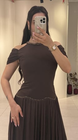 فستان طويل وانيق