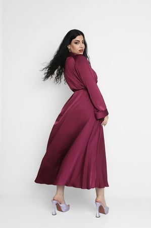 فستان مناسبات توتي مزين بحزام ناعم