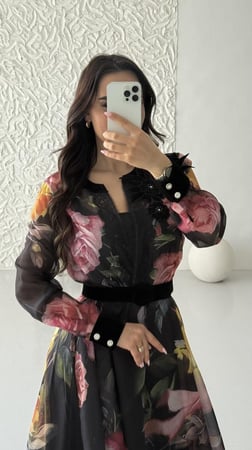 فستان انيق وراقي مورد