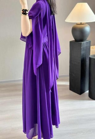 فستان طويل ناعم الصدر مطرز اللون الموف