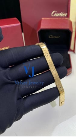 اسوارة كارتييه الجديده - فضه لون اصفر - مقاس 16 بالبوتيك