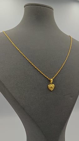 عقد قلب عيار18