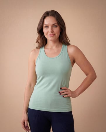 تانك توب حريمي حمالة عريضة رياضي نسائي