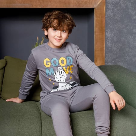 بيجامة اولادي ميلتون طباعة DTF شطرنج + كلمة GOOD MOVE