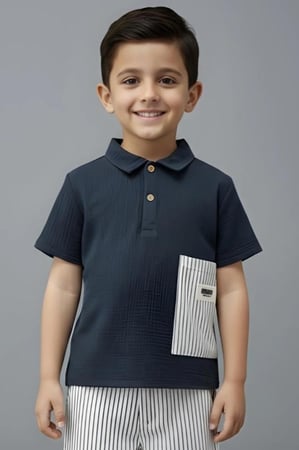 تيشيرت ولادي كحلي بجيب مخطط