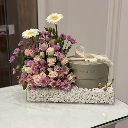 قاعده اكريلك تنسيق درجات الوردي مع اضافة شكلاته هنفريان اضافة ٣ حشوات مختلفه