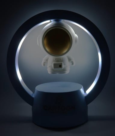 مصباح مكتبي مغناطيسي على شكل رائد فضاء إبداعي قابلة للشحن , ثلاث مستويات سطوع