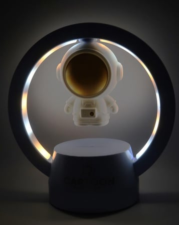 مصباح مكتبي مغناطيسي على شكل رائد فضاء إبداعي قابلة للشحن , ثلاث مستويات سطوع