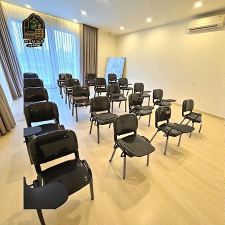 كرسي تدريب ومحاضرات ثابت مع طاولة كتابة