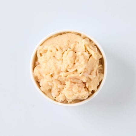 برامي أظرف طعام رطب اوميغا بلس - بالدجاج مع الجبن في الجيلي للقطط 70g