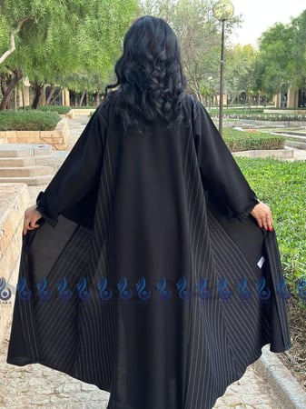 عبايه مقلمه مناسبه لكل المناسبات