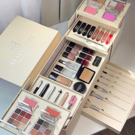 بوكس مكياج بديل ديور 44 قطعة