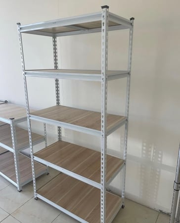 رفوف مستودع "أبيض"