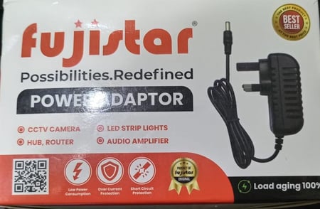 شاحن ومحول ثلاثي 12 فولت كاميرات اجهزة 2 امبير فوجي ستار DC 12V 2A AC  موديل : FS-12020 مسمار برأس كبير متوافق مع  بعض الكاميرات والساعات والاضاءة