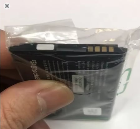 بطارية بلاك بيري  J-M1 بولد الاصلية صناعة يابانية جوال موديل  P9981 Torch 9.Bold 9380. 9790. 9900. 9930. Torch 9850 Torch 9860