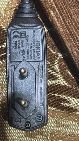 شاحن نوكيا مسمار كبير الاصلي 100% جوال  الرهيب العجيب العنيد الجولات القديمة متوافق مع الجولات جوال ا 3310 3108 3120 3125 3200 3210 3220 3300 6220 6230 6230i 6235 6250 6268 6310 6310i