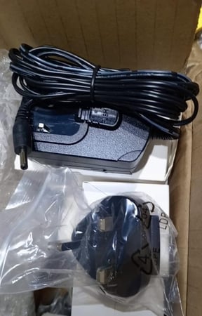 شاحن جهاز تترا كاسديان Cassidian الاصلي للجيش والامن العام والدفاع المدني شاحن تترا ايرباص TH9/TH1N