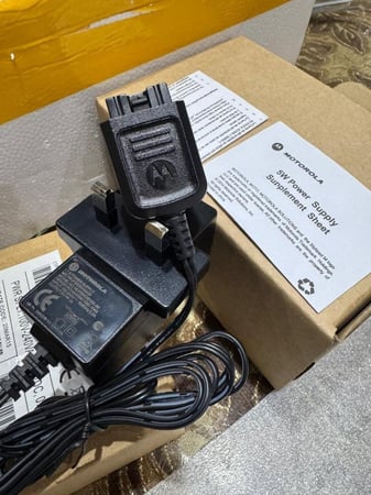 شاحن تترا موتورلا الاصلي MTP3000 MTP3100 MTP3150-MTP6550 -MTP3250