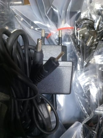 شاحن نوكيا 2×1 مسمار صغير ومسمار كبير في شاحن واحد