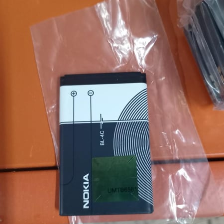 بطارية نوكيا الاصلية BL-4C متوافقة مع جوال برج العرب  Nokia 6100 6300 6260 6125 6136S 6170 6301 7705 7200 7270 8208