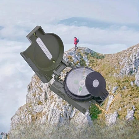 بوصلة عسكرية للملاحة البرية والمحافظة على البقاء والتخييم