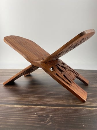 حامل المصحف الشريف نفيس رحل