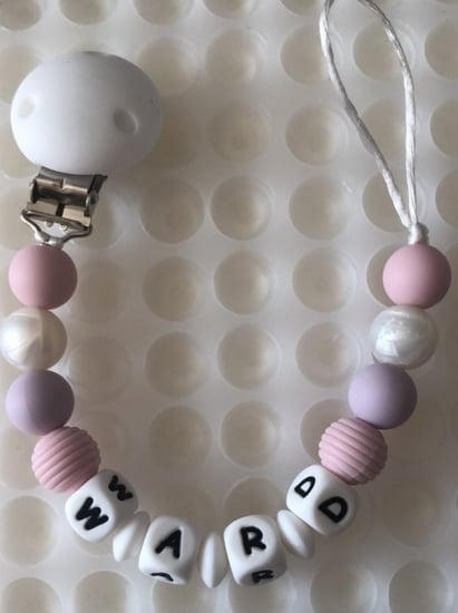 تعليقه مصاصه سلكون بالاسم