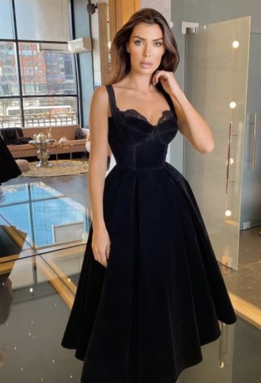 فستان اسود مخمل