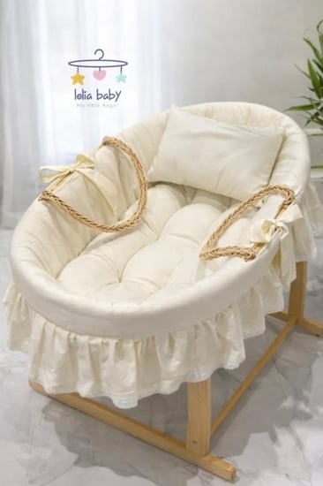 سلة مع مفرش وقاعدة