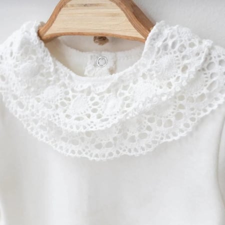 طقم وشال استقبال ابيض للجنسين