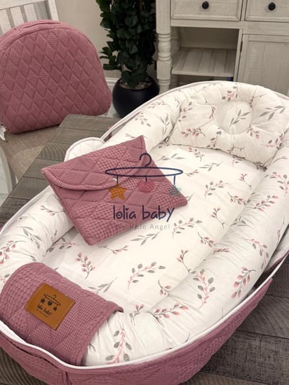 سرير متنقل برغندي للبنات