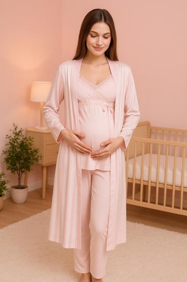 طقم استقبال الأم للنفاس مع روب وملابس نفاس أنيقة