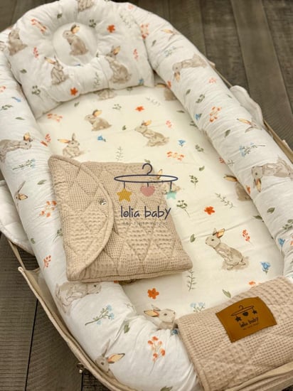 سرير متنقل بيج لطيف محايد