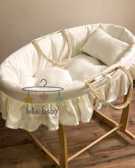 سلة موسى مع مفرش وقاعدة