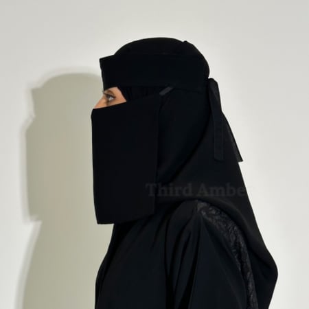 نقاب  أسود