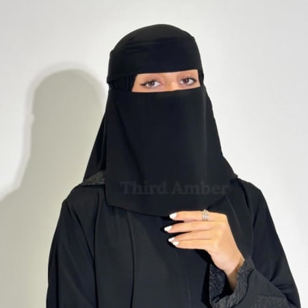 نقاب  أسود