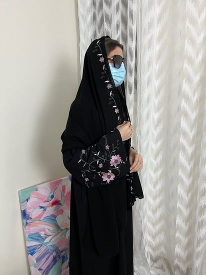 عباية كم واسع تطريز ورد - قماش ارمني