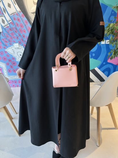 عباية ساده نص كلوش - قماش كريب واقف