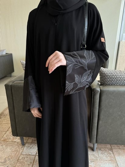 عباية الكم جكار مربع نص كلوش - قماش ملكي