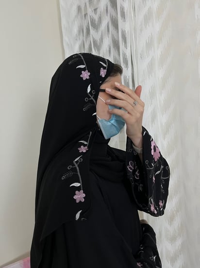 عباية كم واسع تطريز ورد - قماش ارمني