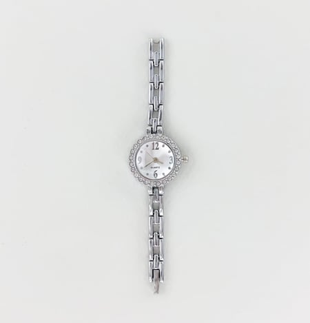 ساعة مواليد من 3 شهور الى خمس سنوات