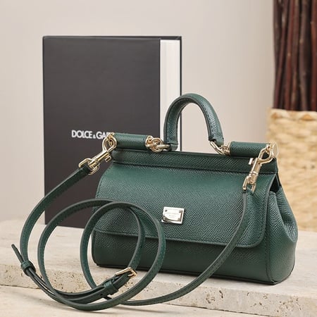 شنطة دولسي أند غابانا صغيرة أخضر