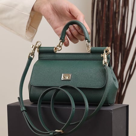 شنطة دولسي أند غابانا صغيرة أخضر