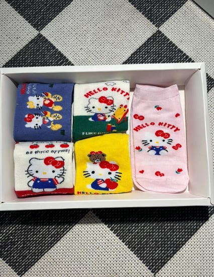 بوكس جوارب hello kitty
