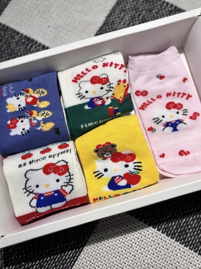 بوكس جوارب hello kitty