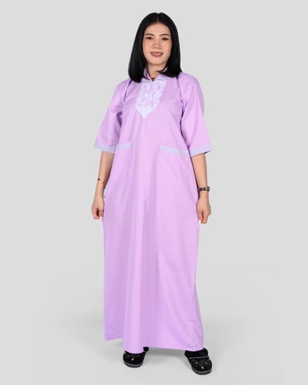 زي عاملة منزلية محتشم