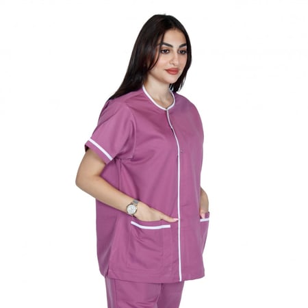 سكراب طبي لون زهري  وخطوط بيضاء