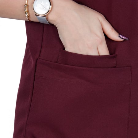 زي طبي نسائي عنابي