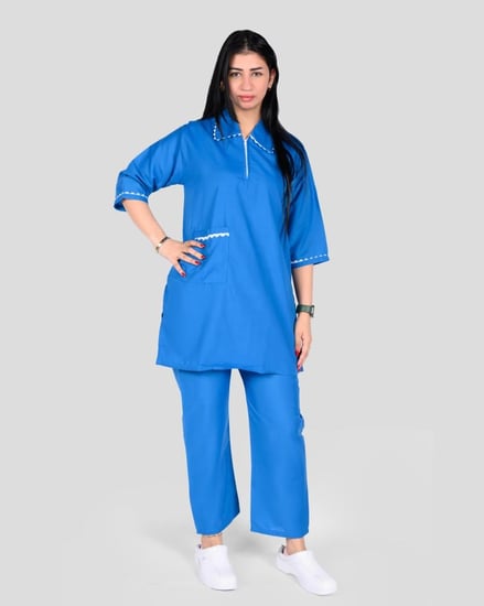 زي عاملات كويتي مطرز