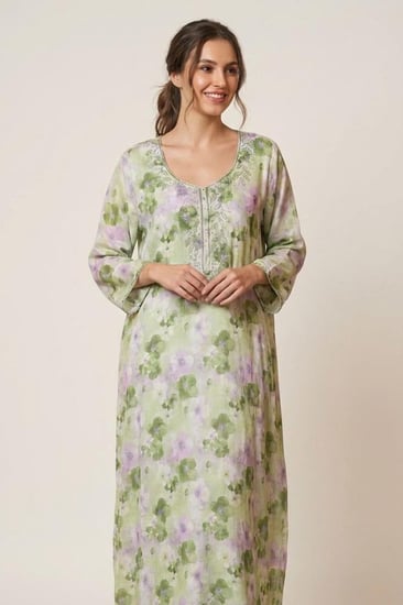 عرض 6 قطع مخاوير بنقشات و الوان متنوعة